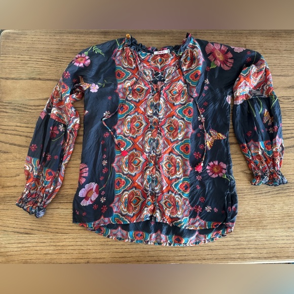 Johnny Was Tops - Johnny Was Lindero Scarlett silk blouse vibrant colorful
Boho free spirt XXS